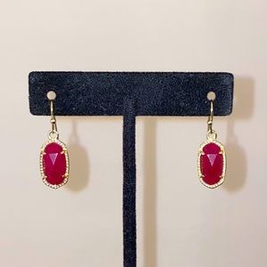❌❌ SOLD ❌❌Kendra Scott Gold Lee Earrings Maroon Jade Stone